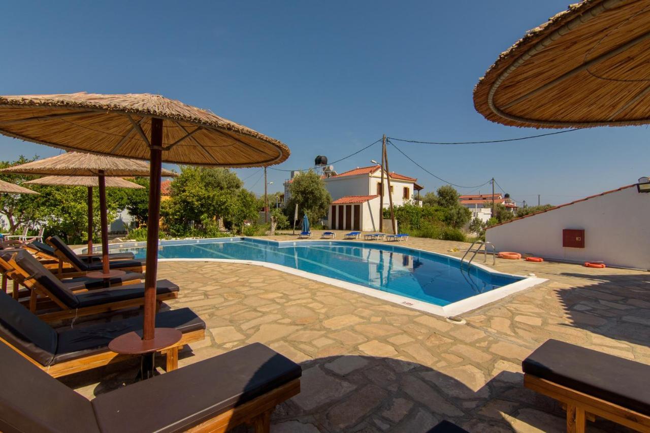 Anastasia Apartments Kampos Marathokampou Екстериор снимка